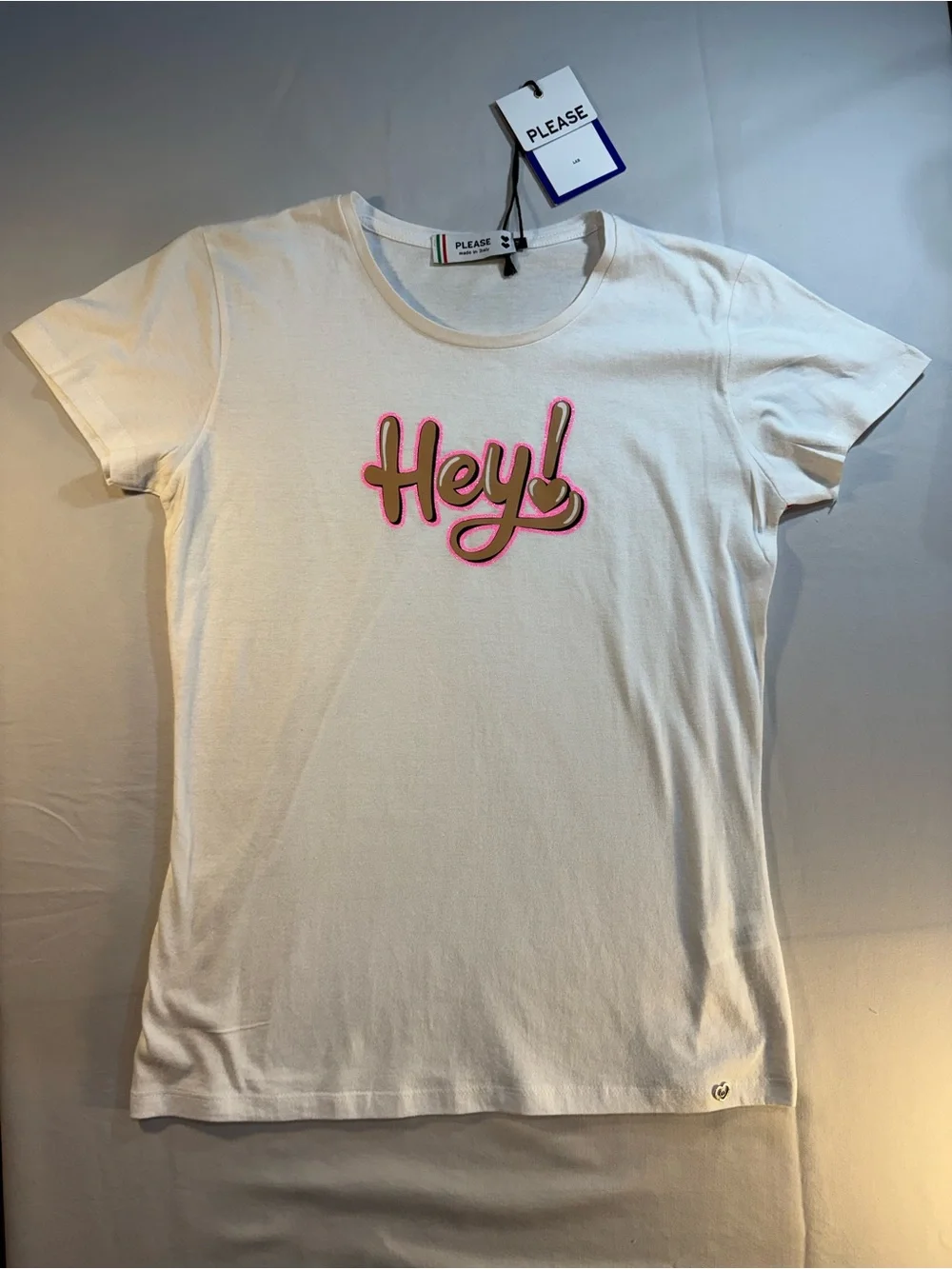 Please Women’s Hey!' Graphic T‑Shirt in White with Pink Accent